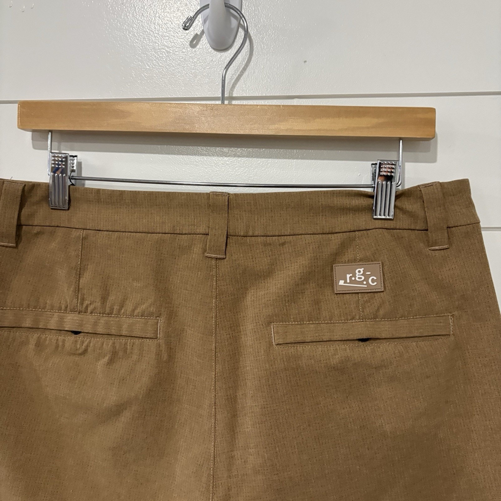 Random Golf Club Rgc | Shorts Khaki Brown Pockets Performance- Size 32 — image 5 of 8